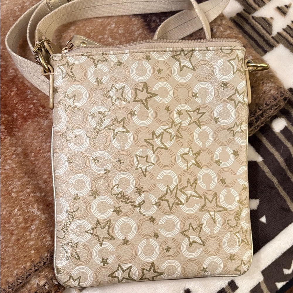 Coach Gold and Cream Waverly Snow Queen swing bag! - Picture 8 of 11